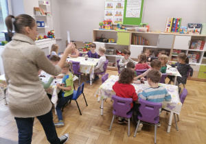Dzieci na języku angielskim.