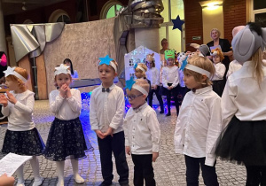 Występ świąteczny dzieci