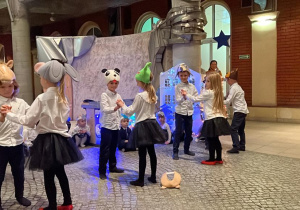 Występ świąteczny dzieci