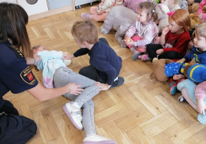 Wizyta straży miejskiej i warsztaty z udzielania pierwszej pomocy